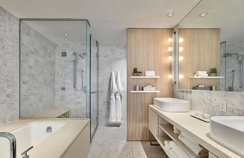 Tribeca Hotel | New York City Getaway! Pets Allowed! Minutes To The Rockefeller Center!