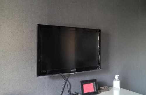Sofia House | New York - Room for travelers near the Airport, possible transport