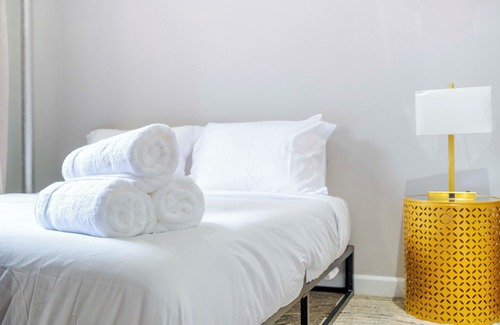 East Harlem Apartment | New York Stylish 2BR Apartment in Manhattan