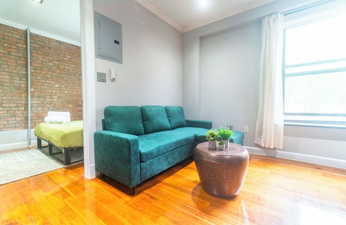 East Harlem Apartment | New York Stylish 2BR Apartment in Manhattan