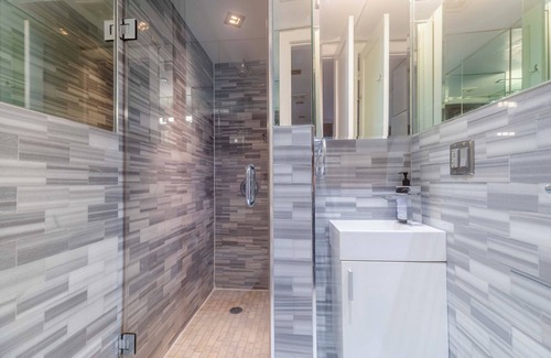 East Harlem Apartment | New York Stylish 2BR Apartment in Manhattan