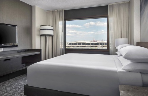 Newark Hotel | Newark Liberty International Airport Marriott