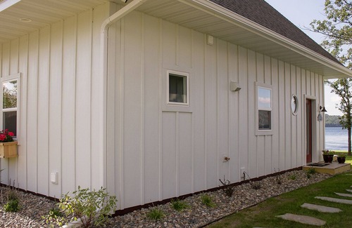 East Gull Lake Cottage | Newer Construction-Gull Lake Cottage On Squaw Point - 1 Of 2 - West Cottage