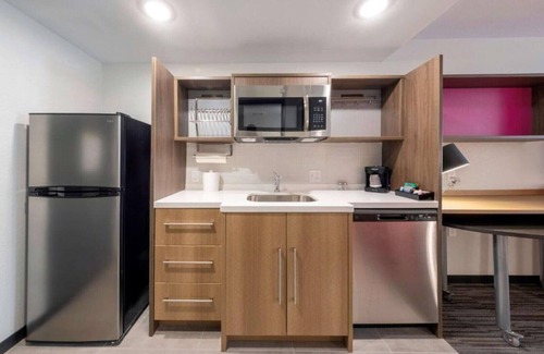 Tanasbourne House | Newest all-suite stay room in Hillsboro !