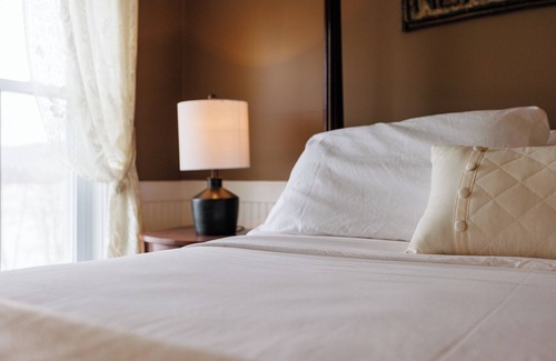 Bridgewater Bed & Breakfast | Newfound Lake Inn