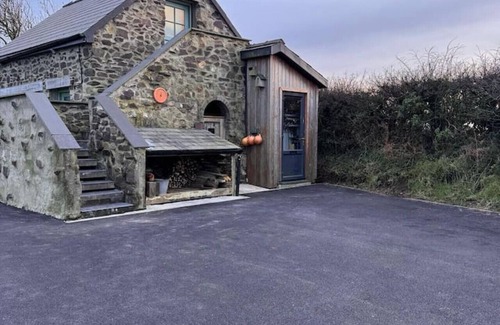 Haverfordwest Apartment | Newgale - Cwtch at Lackerlee