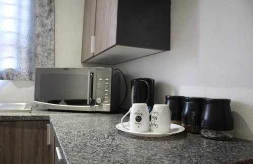 Greater Johannesburg Metropolitan Area Apartment | Newlands Cosy One Bedroom Apartment