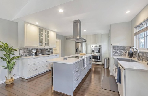 Northside House | NewLuxHome!PoolTable!HotTub!Heart of Downtown SJ
