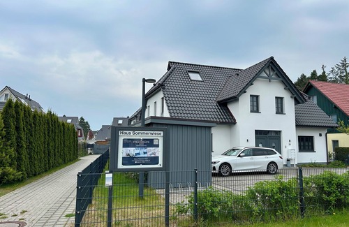 Zingst Apartment | Newly built exclusive vacation apartment with heated cabin