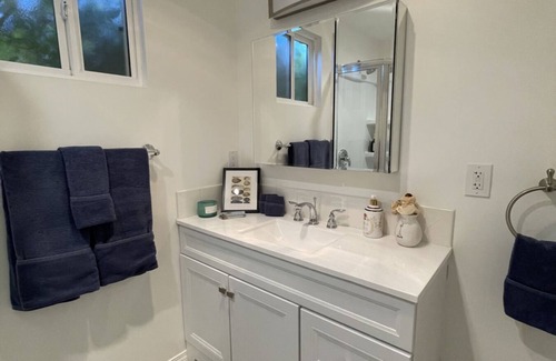 La Crescenta House | Newly built home in La Crescenta-Montrose