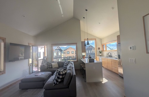 Crested Butte House | Newly built 3-bedroom townhome in Crested Butte with amazing views