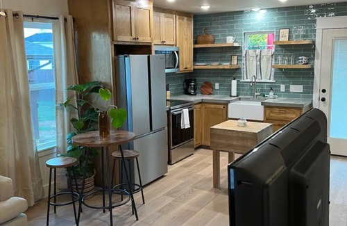 Guthrie Cottage | Newly Built Cottage 2 Bd/1 Ba Cottage A Short Walk From Downtown Guthrie, OK