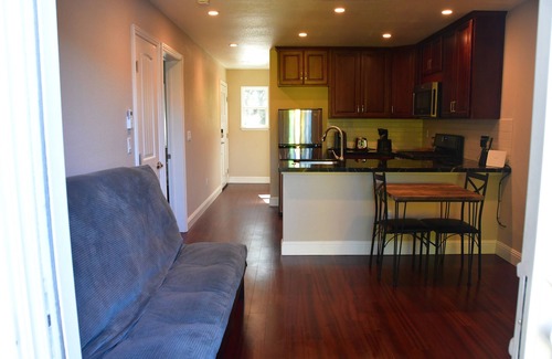 Walnut Creek House | Newly-built guesthouse with complete privacy