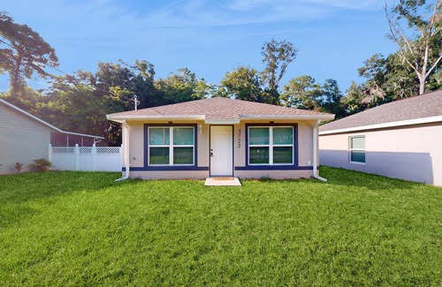 Candler House | Newly built home with central AC, private w/d, Free WiFi, and full kitchen