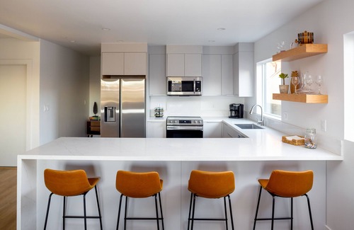 Los Angeles House | Newly built Los Angeles enclave ready for your entire family