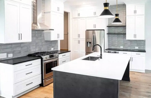 Charlotte House | Newly Built Modern Home In CLT! Great Location!