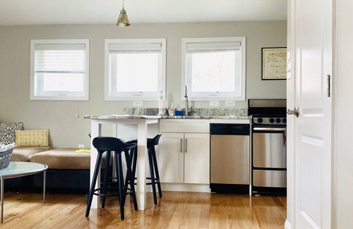 Nauck House | Newly Built Private Large Studio Apt in Arlington