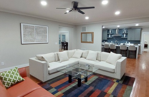 Stafford House | Newly Built Spacious 6-bedroom and 4.5 baths Paradise near Quantico