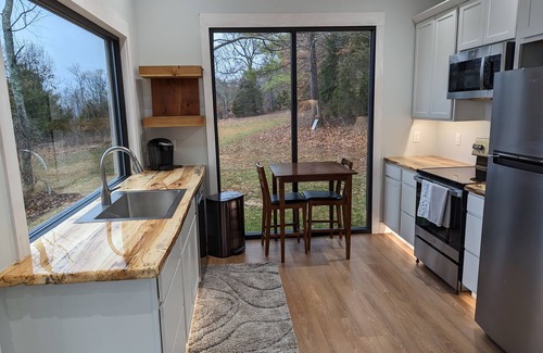 Hopkinsville House | Newly built Tiny Home in a peaceful setting with lovely views!
