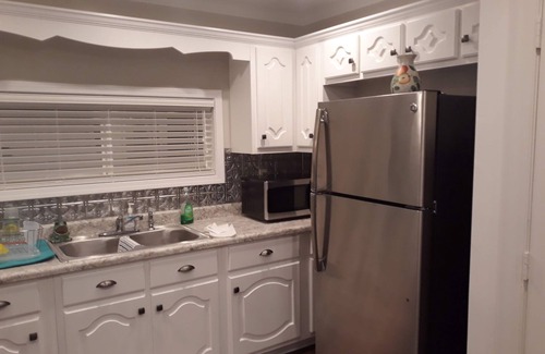 Muscle Shoals Apartment | Newly built upstairs Garage Apartment 900 sq.ft. sleeps 8; washer/dryer.