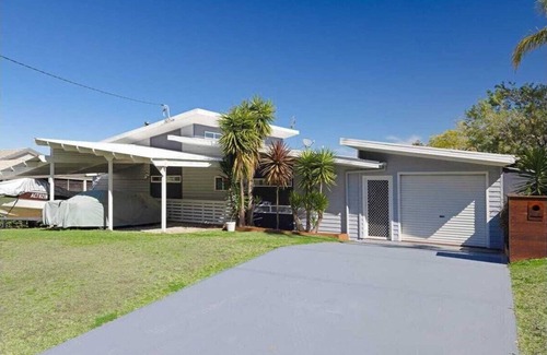 Fishing Point House | Newly furnished 4-bedroom house in fabulous Fishing Point with water views