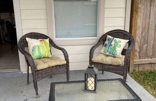 Barker House | Newly Furnished Family Home – Enjoy a Chore-Free Experience
