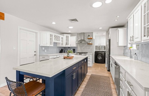 Melrose Paradise House | Newly Furnished, Pool Fence, Family Friendly