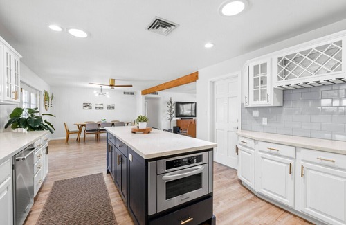 Melrose Paradise House | Newly Furnished, Pool Fence, Family Friendly