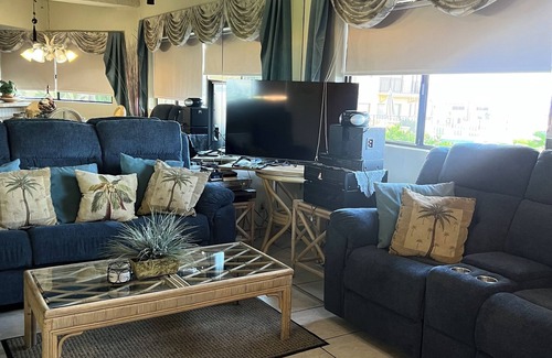 Centro Playas Condo | Newly Re-decorated, All Blue Furniture, 3 Recliner's Oceana condo, Rosarito.