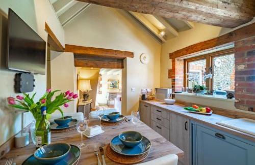 Langham House | Newly Refurb Cottage, Mile From Blakeney, Village Pub and Restaurant