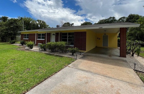 East County Civic Group House | Newly remodel Home w/ large private outdoor space