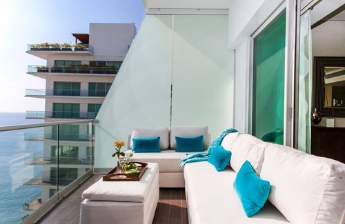 North Hotel Zone Condo | Newly remodel! Stunning Oceanfront High-Rise Condo With Breathtaking Views!