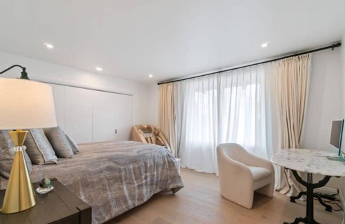 Westlake Village House | Newly Remodeled 4B2.5B Getaway
