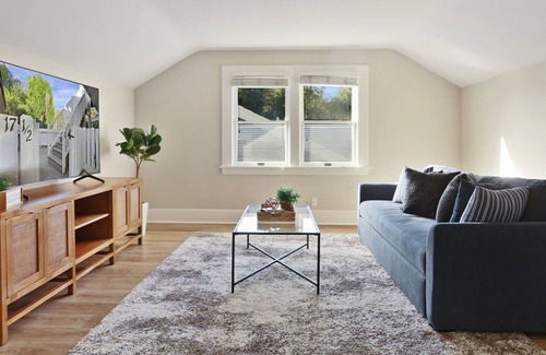 Lodi House | Newly remodeled 1 bedroom steps from downtown Lodi
