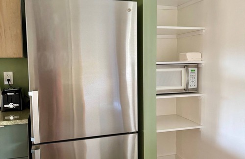Mariner Sands Condo | Newly remodeled 2-BR condo in peaceful Stuart - Pool, Fitness Center, WiFi, AC.