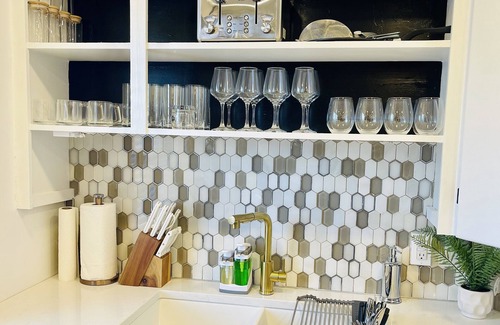 Westside Apartment | Newly remodeled apartment on the historic Park Ave
