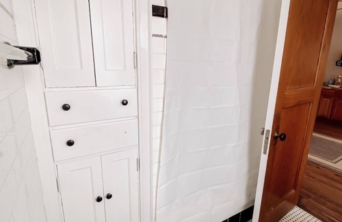 Peru Apartment | Newly remodeled downtown upstairs apartment