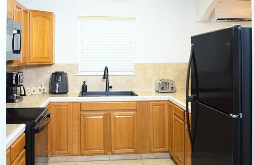 George Town Condo | Newly Remodeled Hillside Unit at the Hideaways