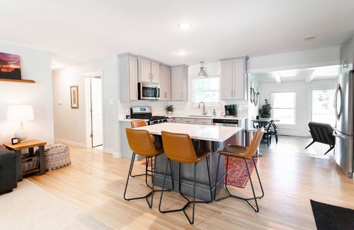 Little Rock House | Newly Remodeled Home on the Arkansas River - 3 miles from Airport