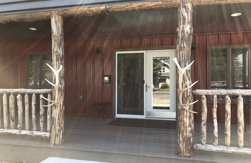 Cody House | Newly remodeled, Steps from Downtown, Family Friendly