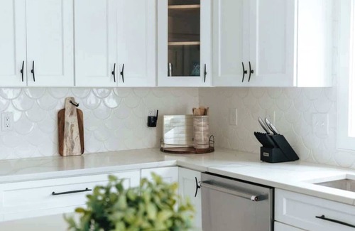 Fifth Ward House | Newly Renovated 3BR/2BA | Walk to Beach & Thames