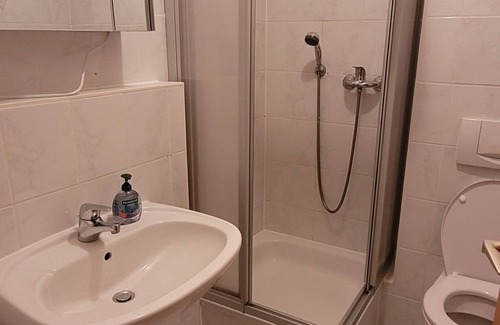 Doelzig Apartment | Newly renovated accommodation just outside Leipzig