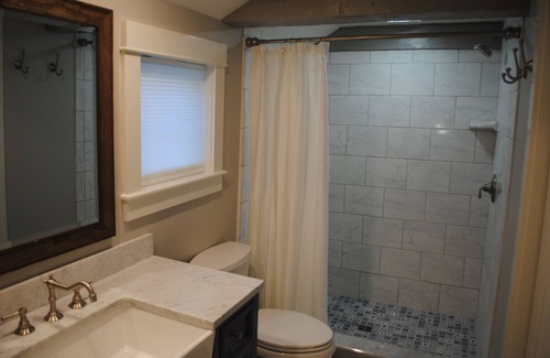 Holderness Cottage | Newly Renovated & Centrally Located Curry Cottage on Squam Lake!
