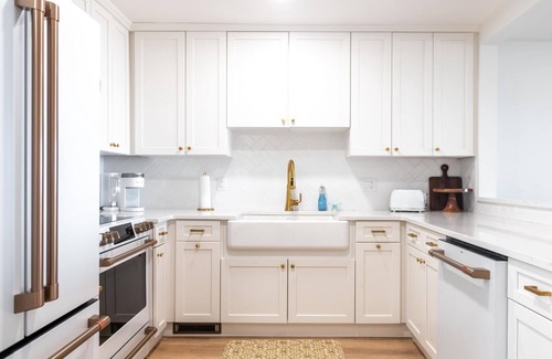 Eastward Look Condo | Newly Renovated Condo w/Unobstructed Ocean Views & Beach Access