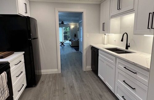 Port Elgin Cottage | Newly Renovated Cottage Between Port Elgins Main Beach and Downtown Core