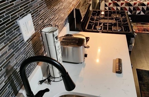 Roswell Apartment | Newly renovated cozy full studio with garden and huge deck.