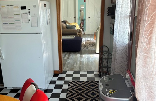 Barre House | Newly renovated downstairs 3 bed apartment for working traveling professionals