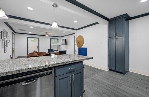 Greater East End House | Newly Renovated Home EADO/Pets