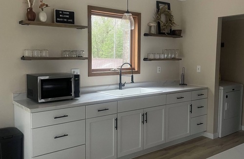 Laona House | Newly renovated lake house! Located on Silver Lake!