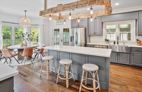 Jackson County Other | *Newly Renovated Luxury Designer Farmhouse on a 35-Acre Farm, Private and Gated!